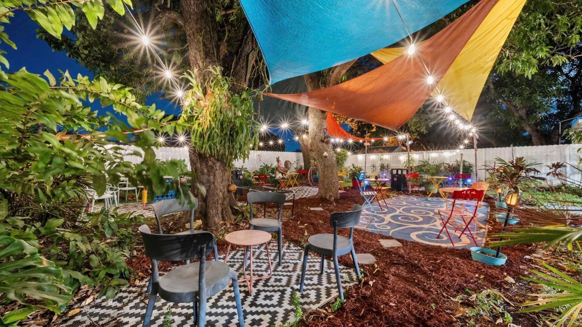 Stunning Little Havana Close To Airport, Calle Ocho, Brickell, Wynwood And The Beaches - Free Parking *
