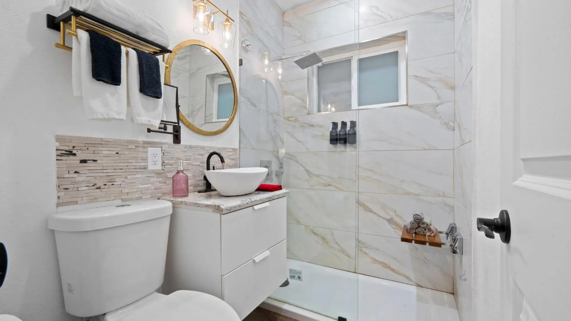 Stunning Little Havana Close To Airport, Calle Ocho, Brickell, Wynwood And The Beaches - Free Parking Apartamento