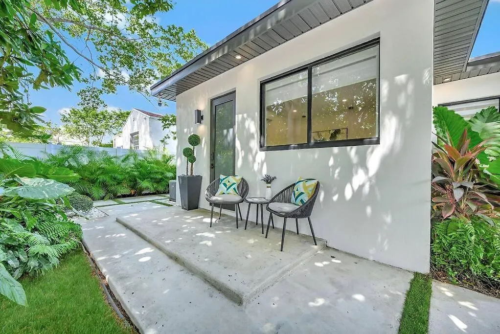 Modern Oasis Near Design District, Wynwood