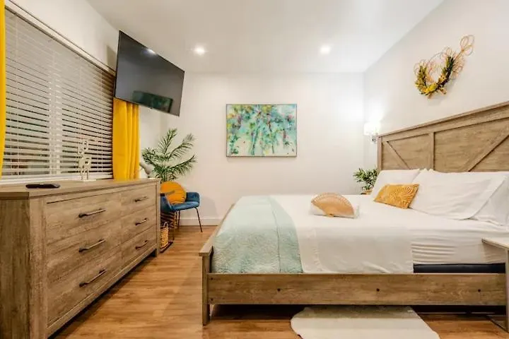 Stunning Little Havana Close To Airport, Calle Ocho, Brickell, Wynwood And The Beaches - Free Parking * Miami