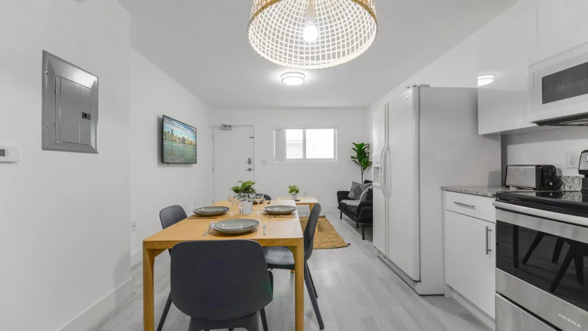 Experience Comfort Near Marlins Park Apartment *