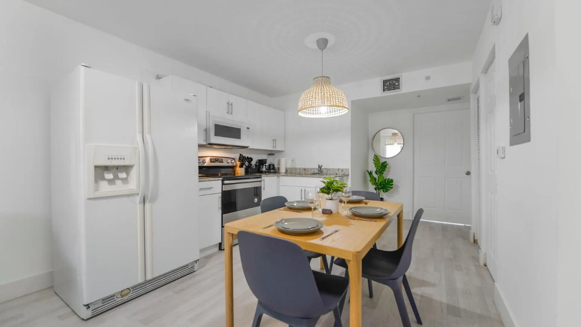 Experience Comfort Near Marlins Park Apartment *