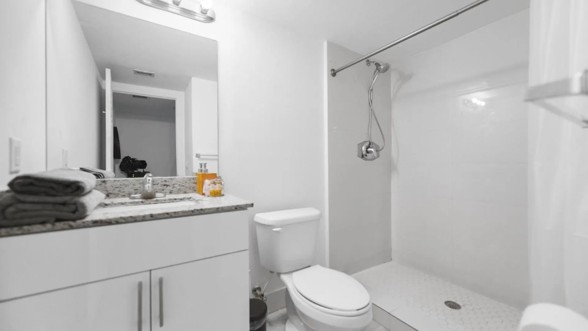 Apartment Experience Comfort Near Marlins Park Miami
