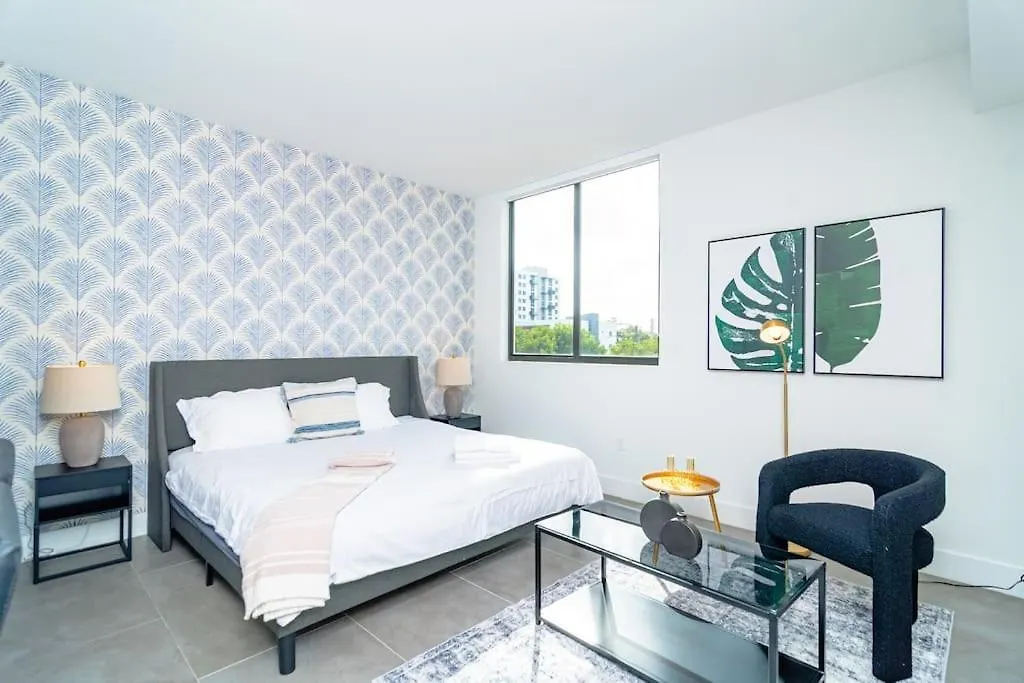 Apartment King Bed Brand New Oasis Minutes To Brickell Miami