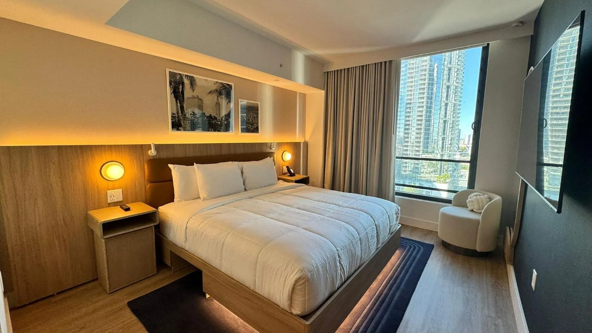 New 1bd Deluxe In Downtown - Location 16th Floor Miami