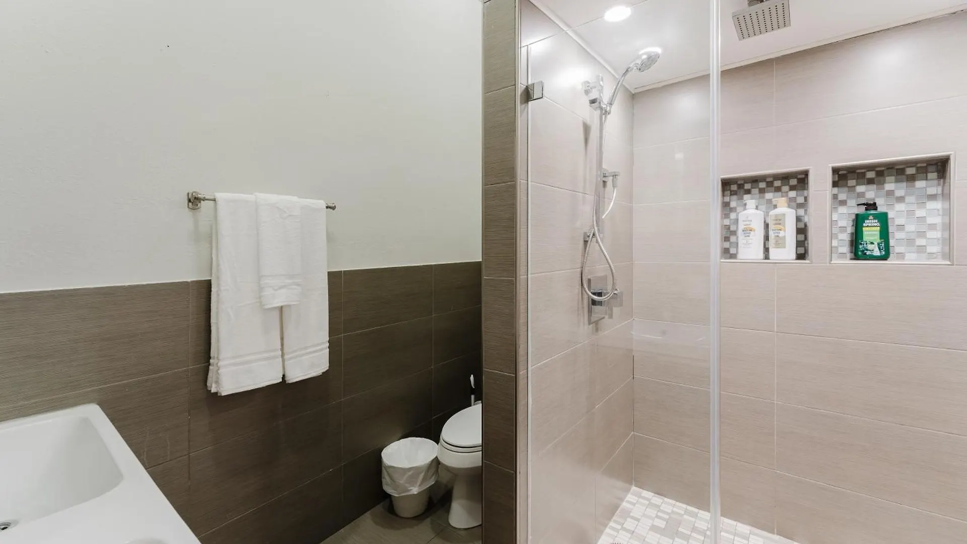 Vakantiehuis Beautiful Aventura Sleeps 26 *