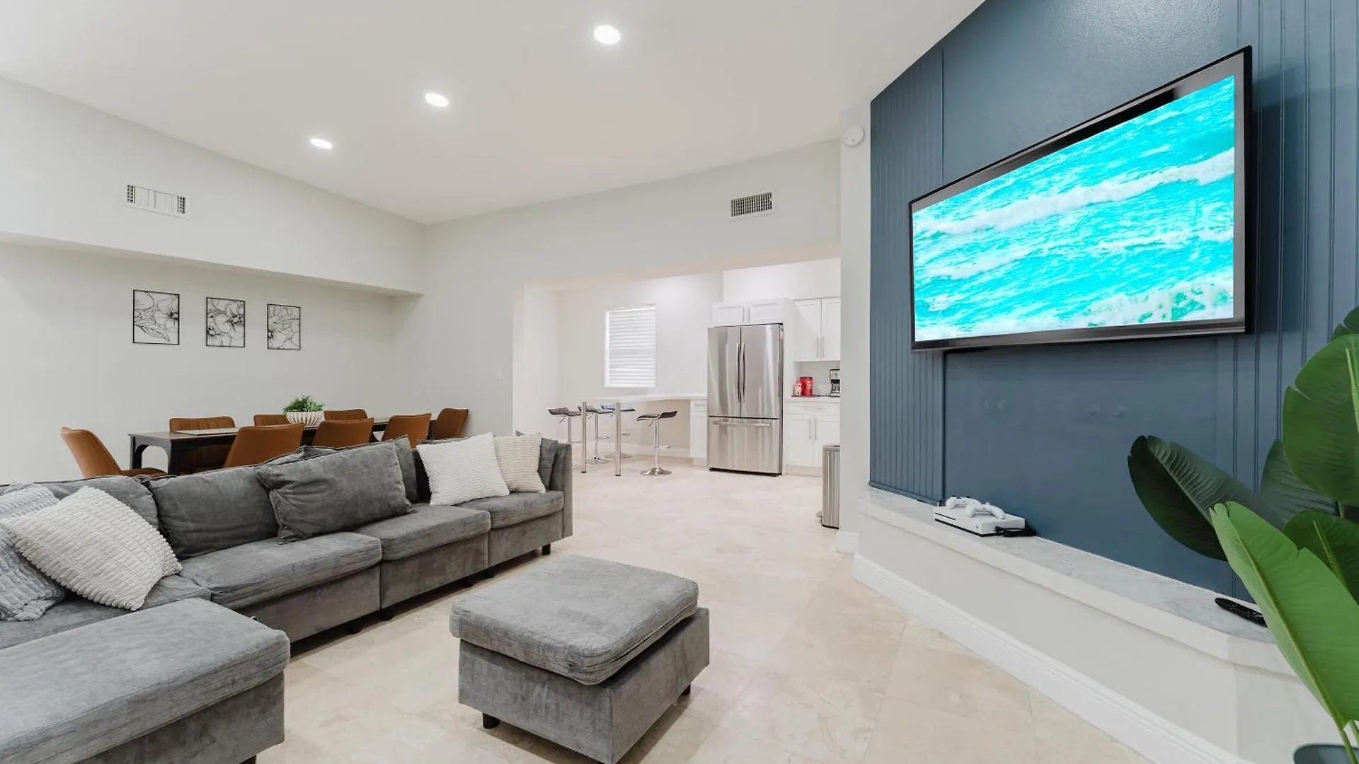 Beautiful Aventura Sleeps 26