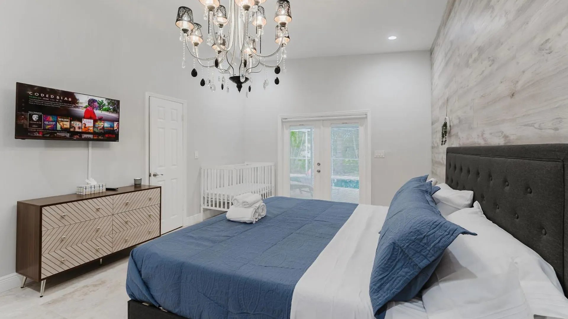 Beautiful Aventura Sleeps 26 *