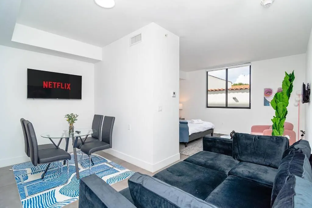 Beautiful 1br In Little Havana Close With King Bed Near Brickell & Marlins Park 아파트