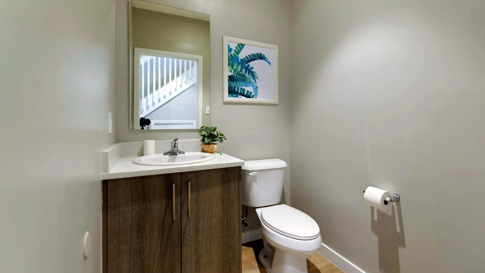 Apartment Spacious 3br Townhouse With Free Parking Included! *