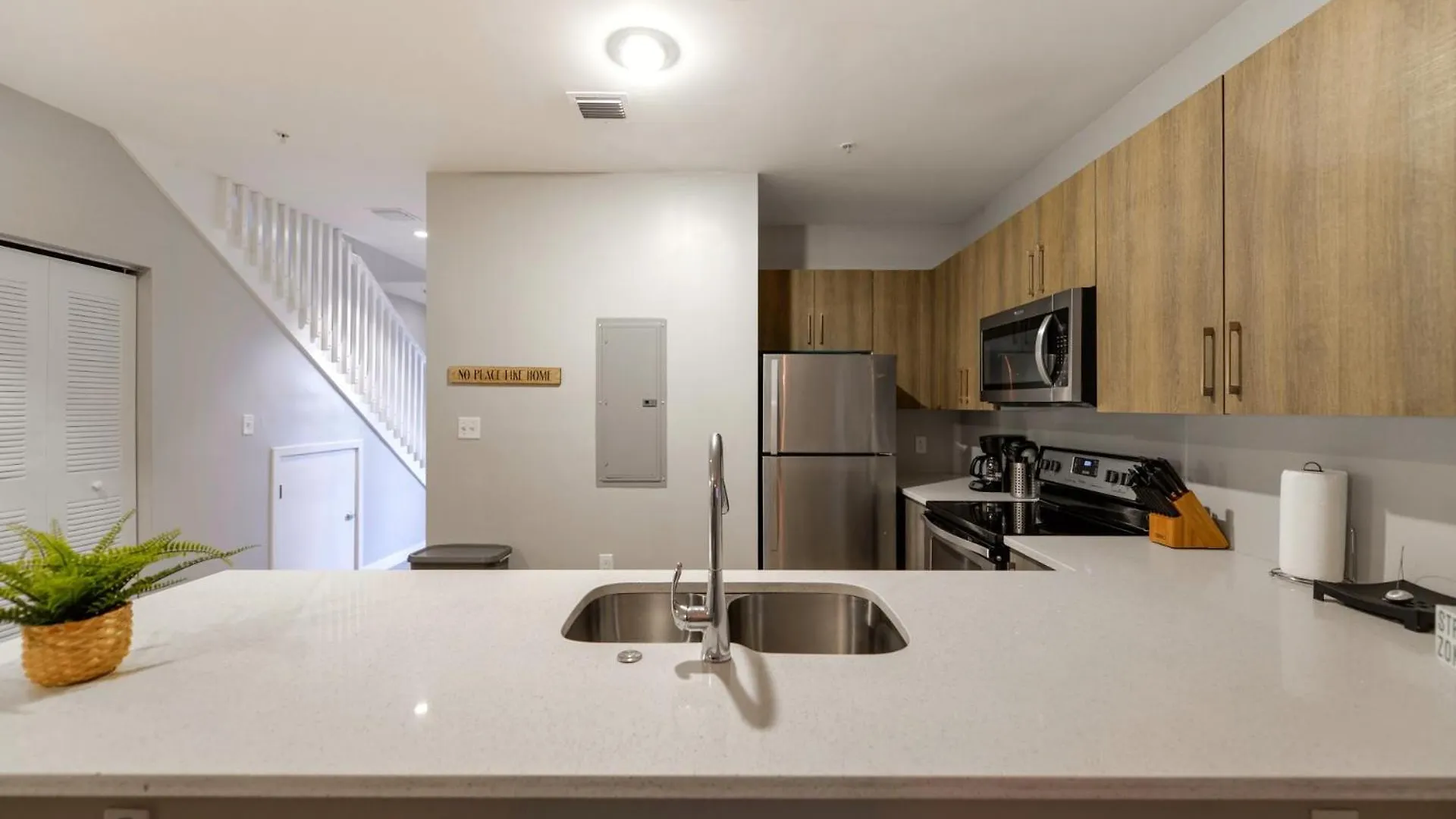 Apartment Spacious 3br Townhouse With Free Parking Included! Miami