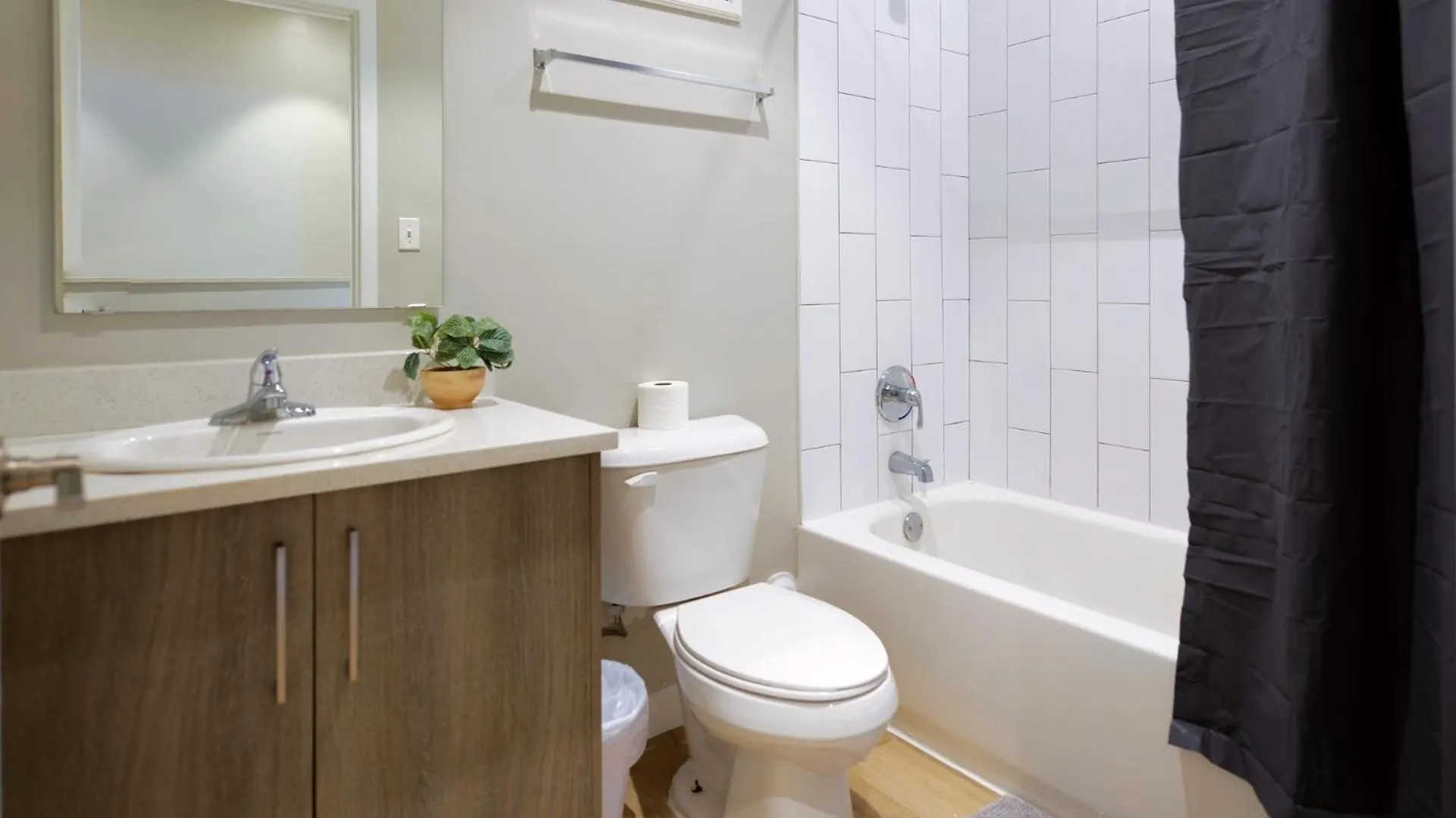 Spacious 3br Townhouse With Free Parking Included! * Miami