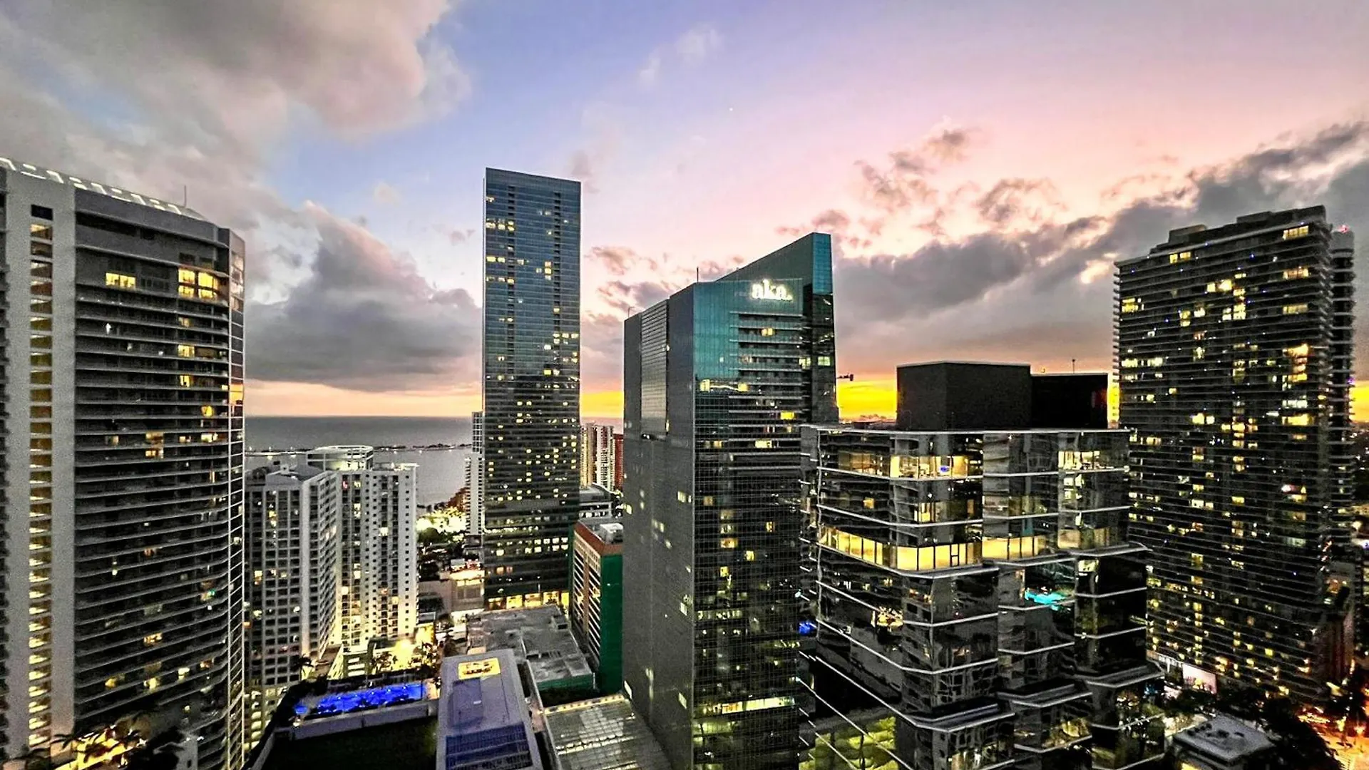Apartment Star Yellow Brickell *
