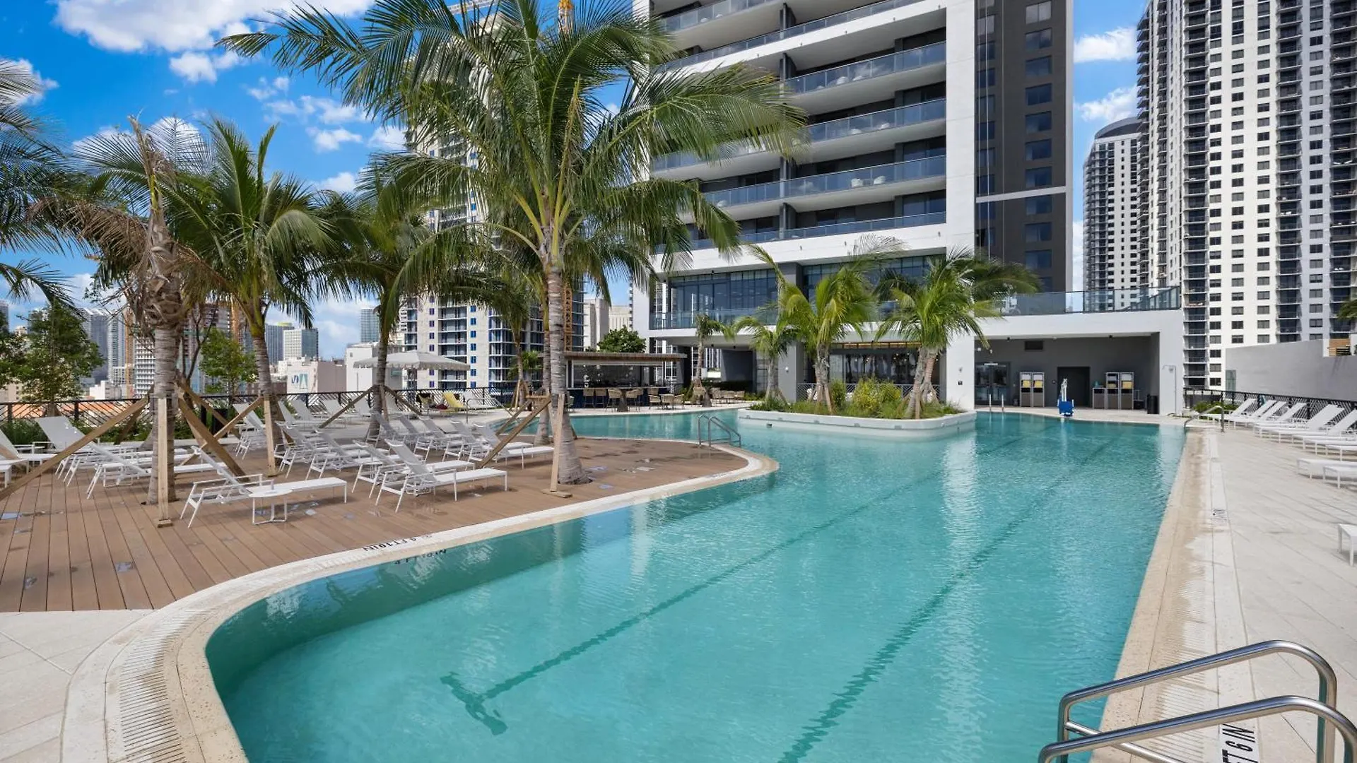 Apartment New 28th Floor Unit - Breathtaking Bay And Downtown Views