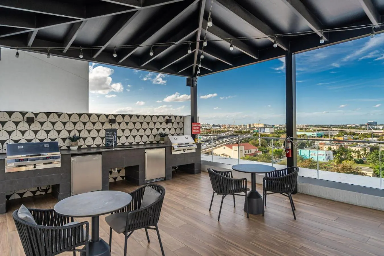 Family-friendly 3br Near Downtown With Parking Apartmán