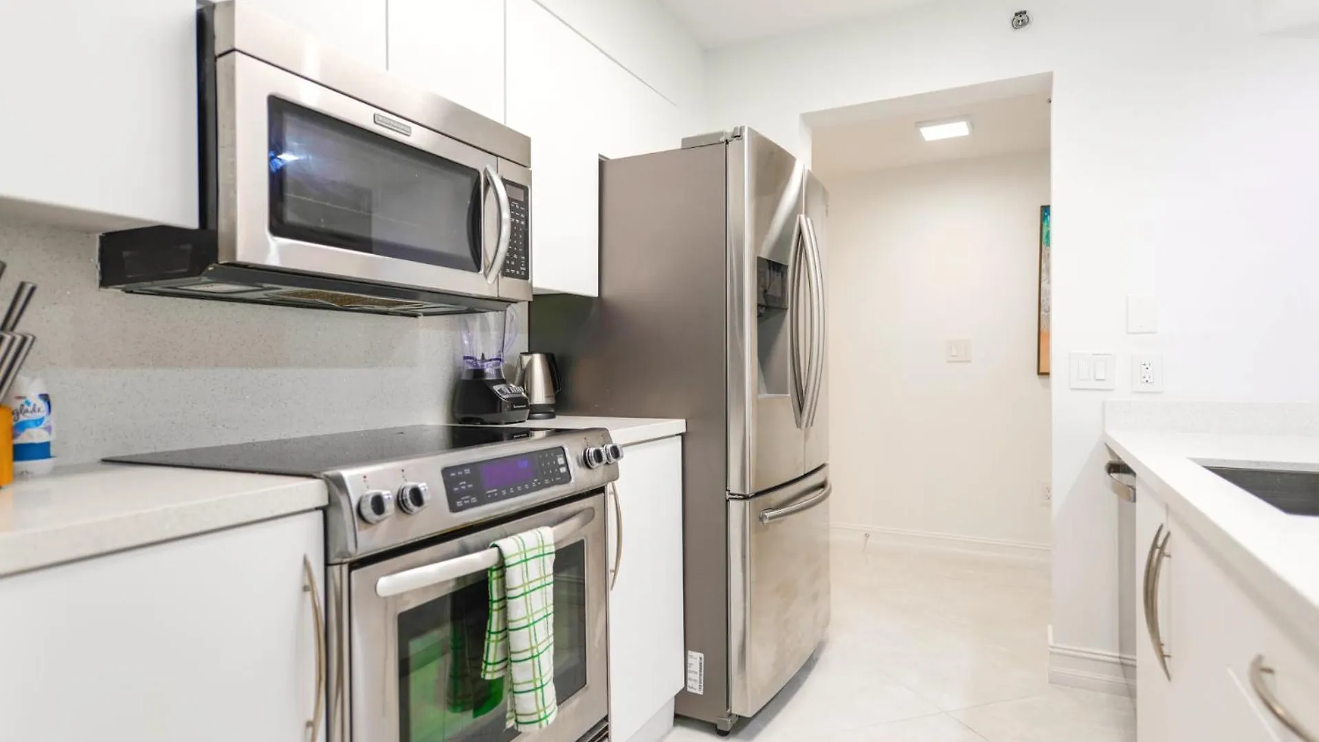 Open The Window And Enjoy The Sea Breeze At Exclusive Condo! Apartament Miami