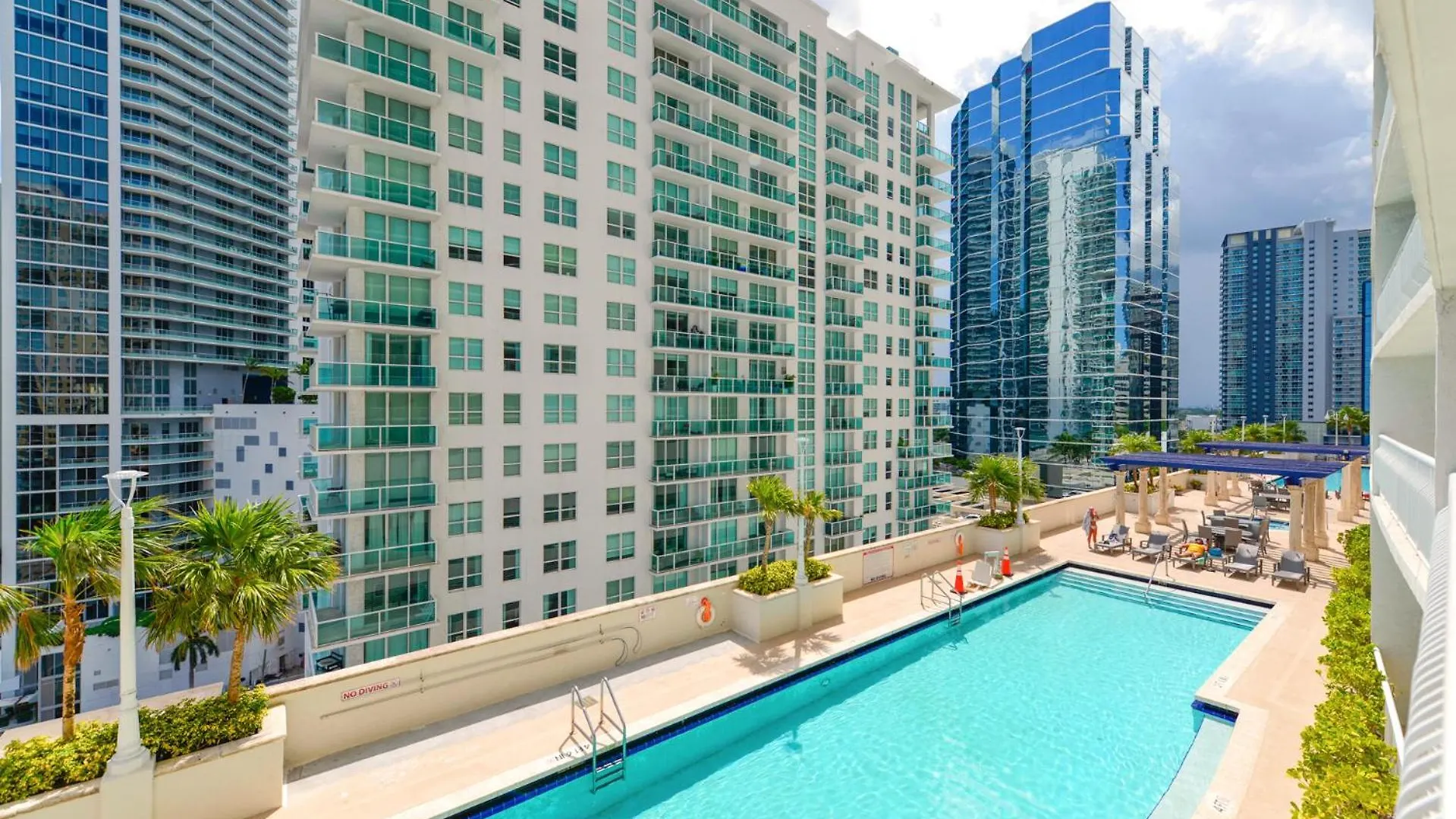 Open The Window And Enjoy The Sea Breeze At Exclusive Condo! Apartament Miami