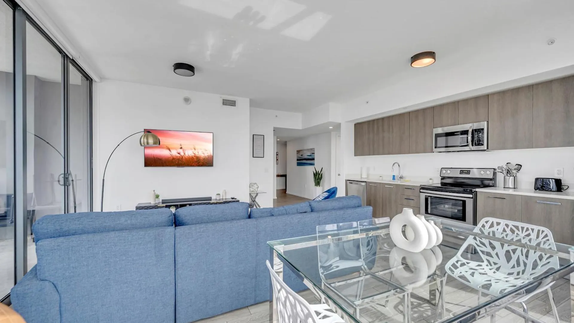 Great 3 Beds 3 Baths Downtown Apartment Miami