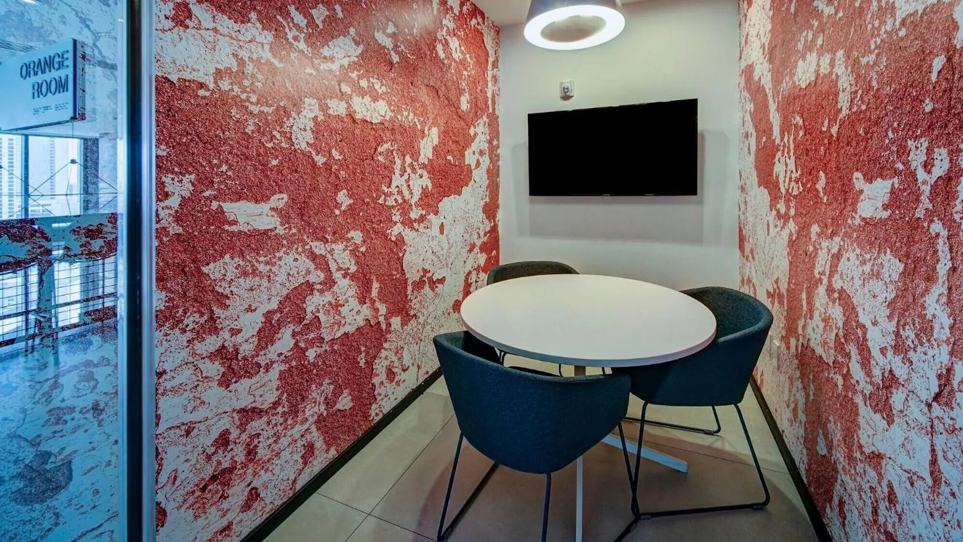 Great 3 Beds 3 Baths Downtown *