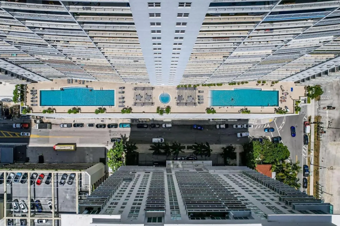 Waterfront And Lights 1-br With Free Parking マイアミ