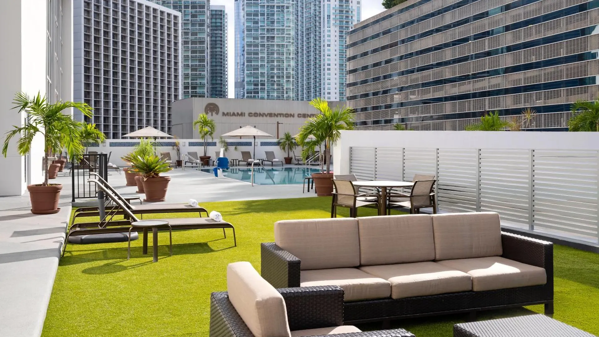 Courtyard Downtown Brickell Area 3* Miami