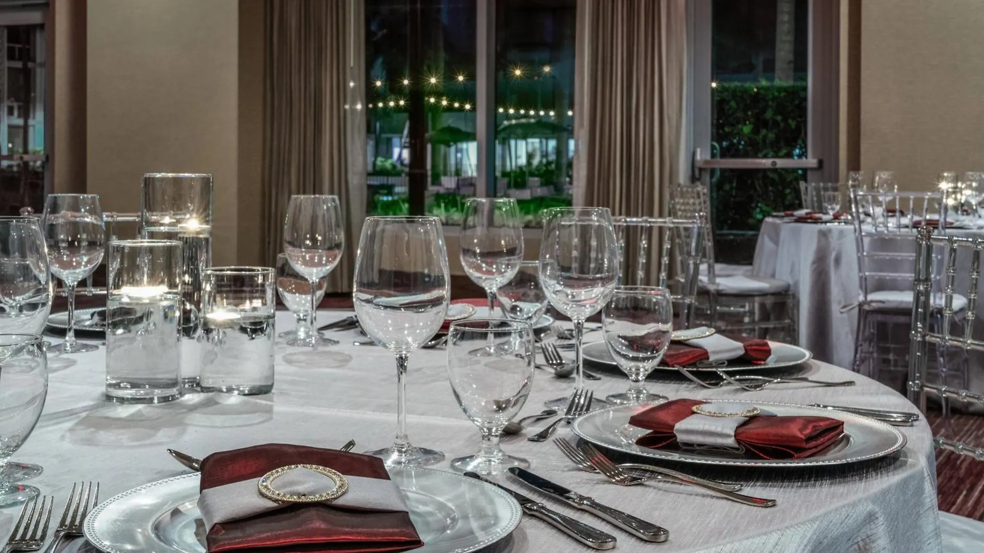 Hotel Courtyard By Marriott Airport Miami