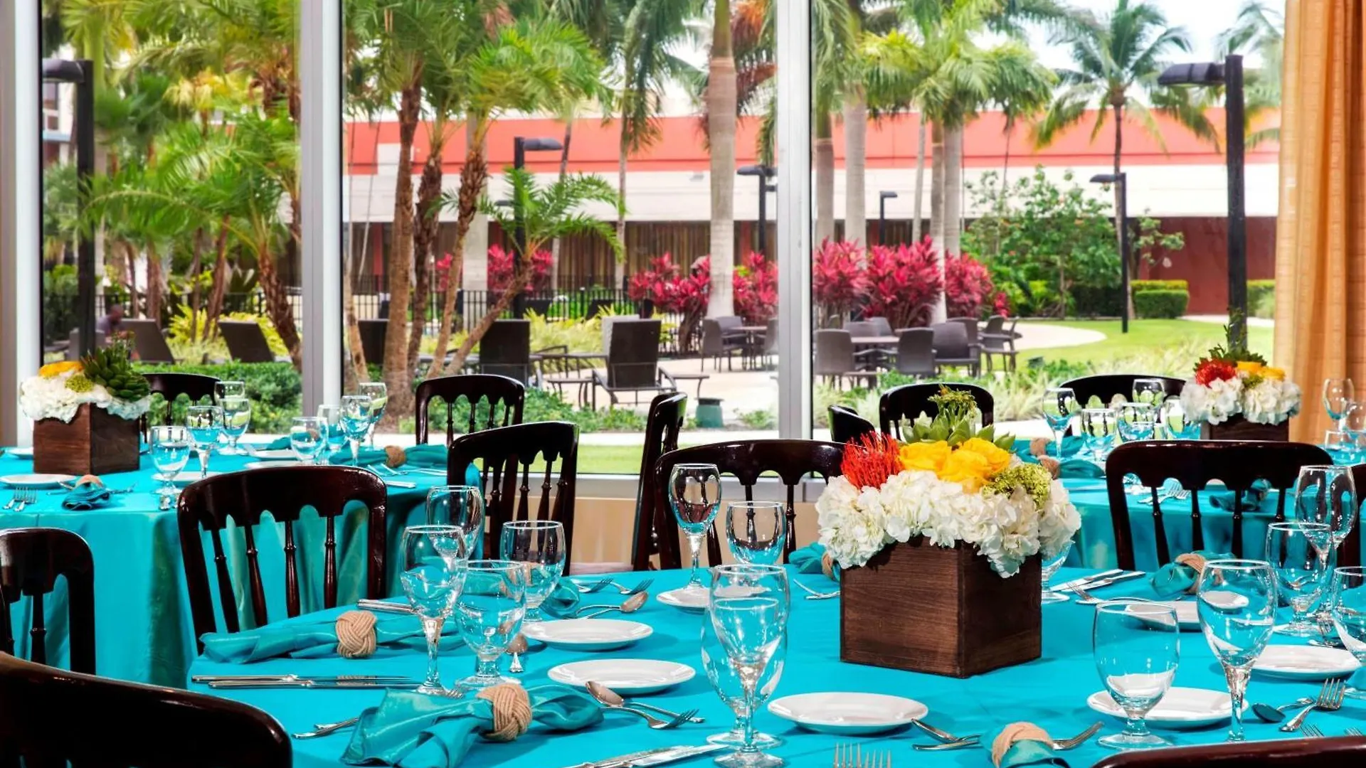 Hotel Courtyard By Marriott Airport 3*