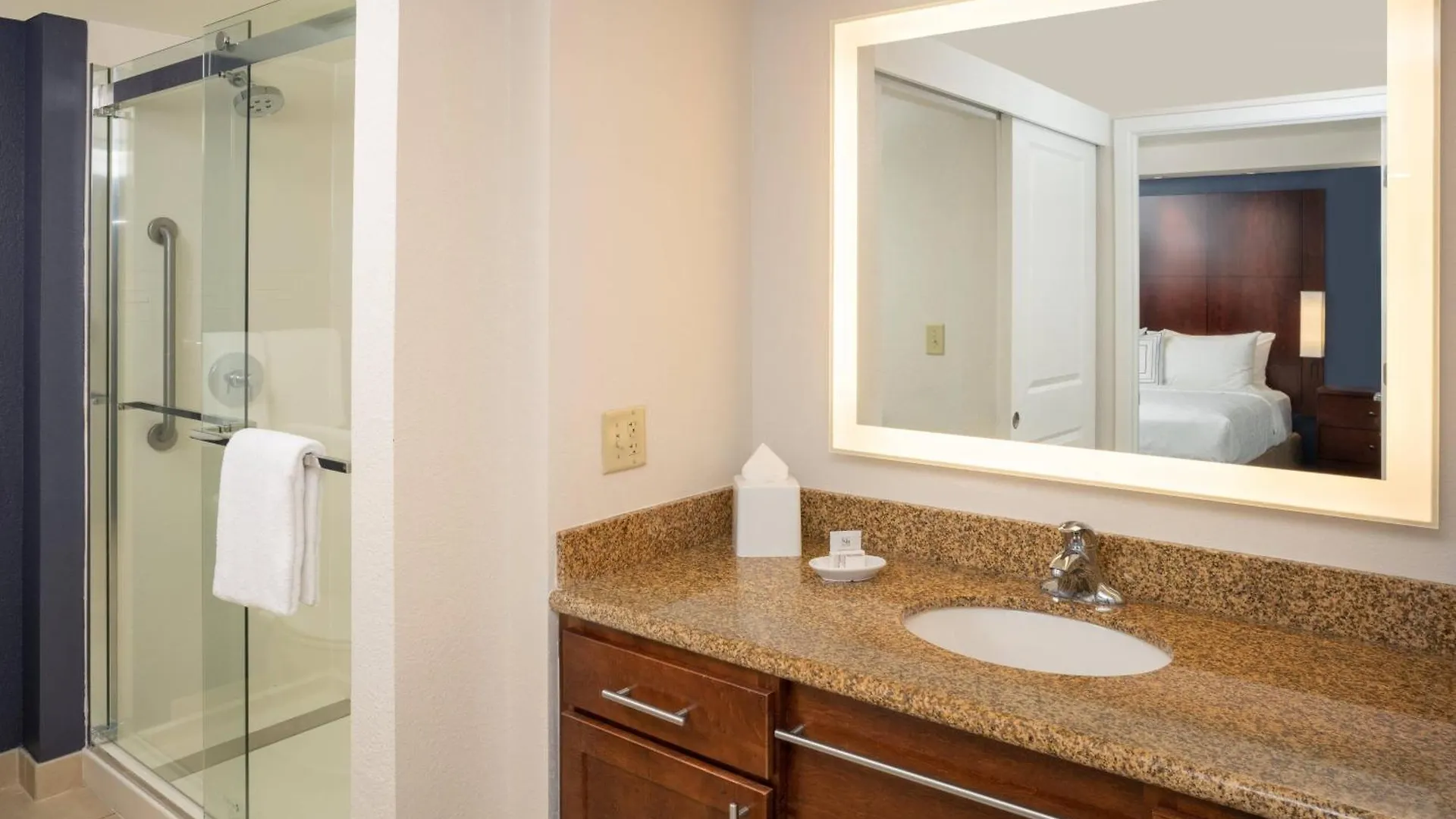 By Marriott Airport Hotel Miami