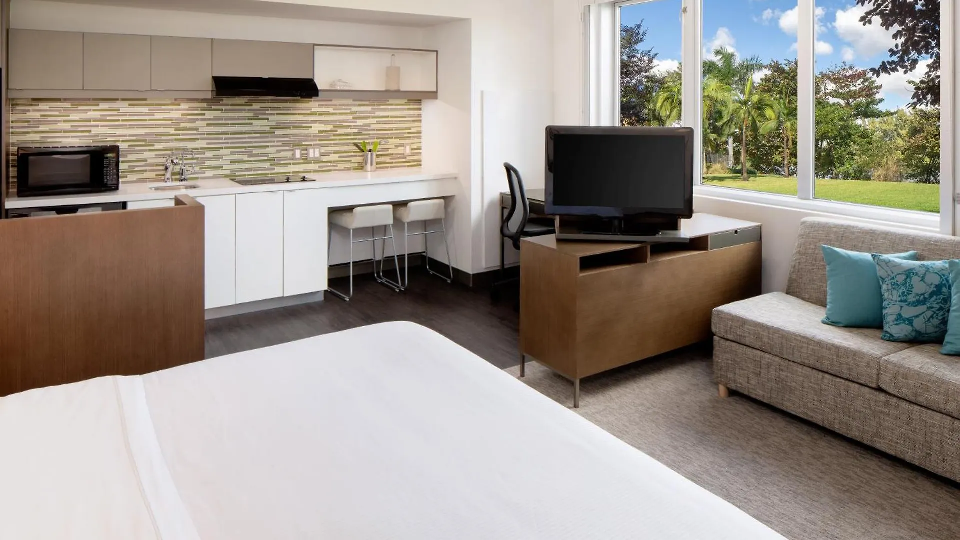 Element International Airport Hotel Miami