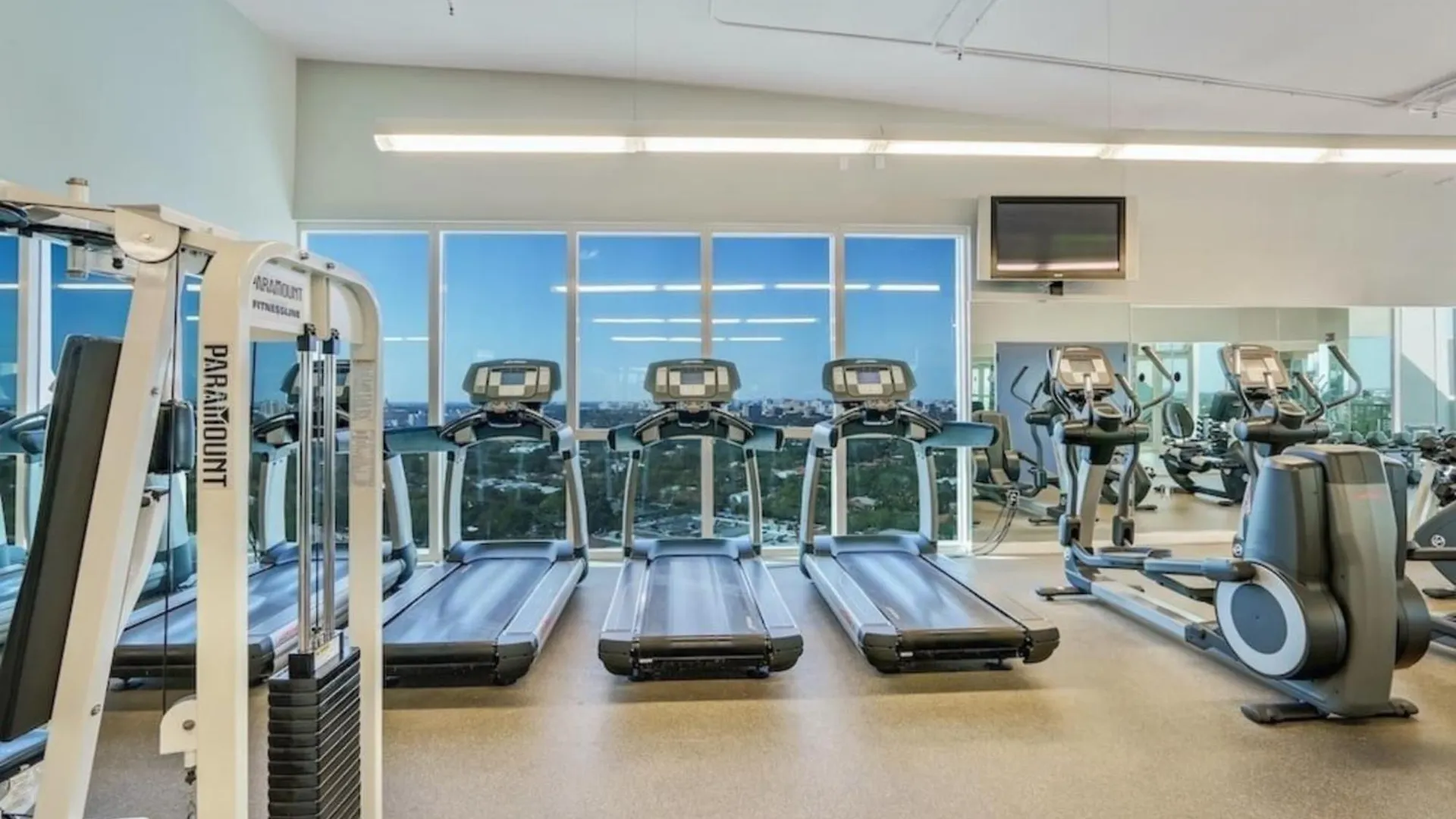 Balcony Ocean View ! Pool - Wifi - Gym - Parking *