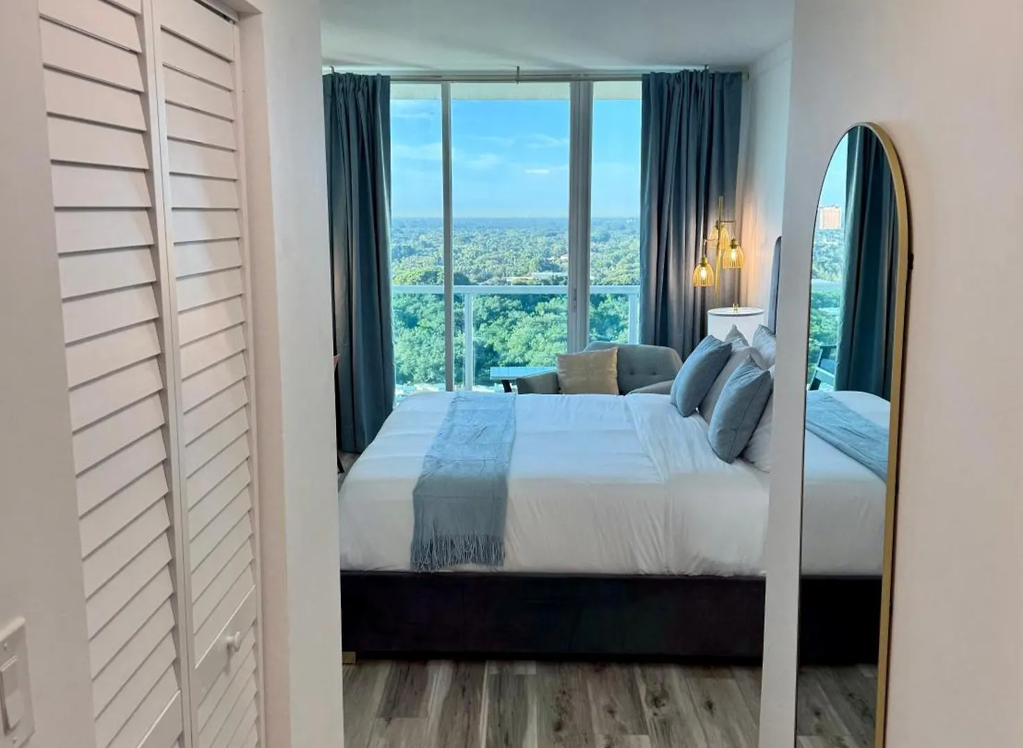 Balcony Ocean View ! Pool - Wifi - Gym - Parking * Miami