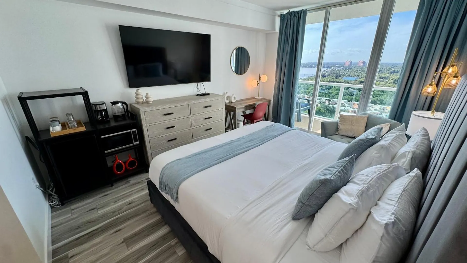 Balcony Ocean View ! Pool - Wifi - Gym - Parking Appartement