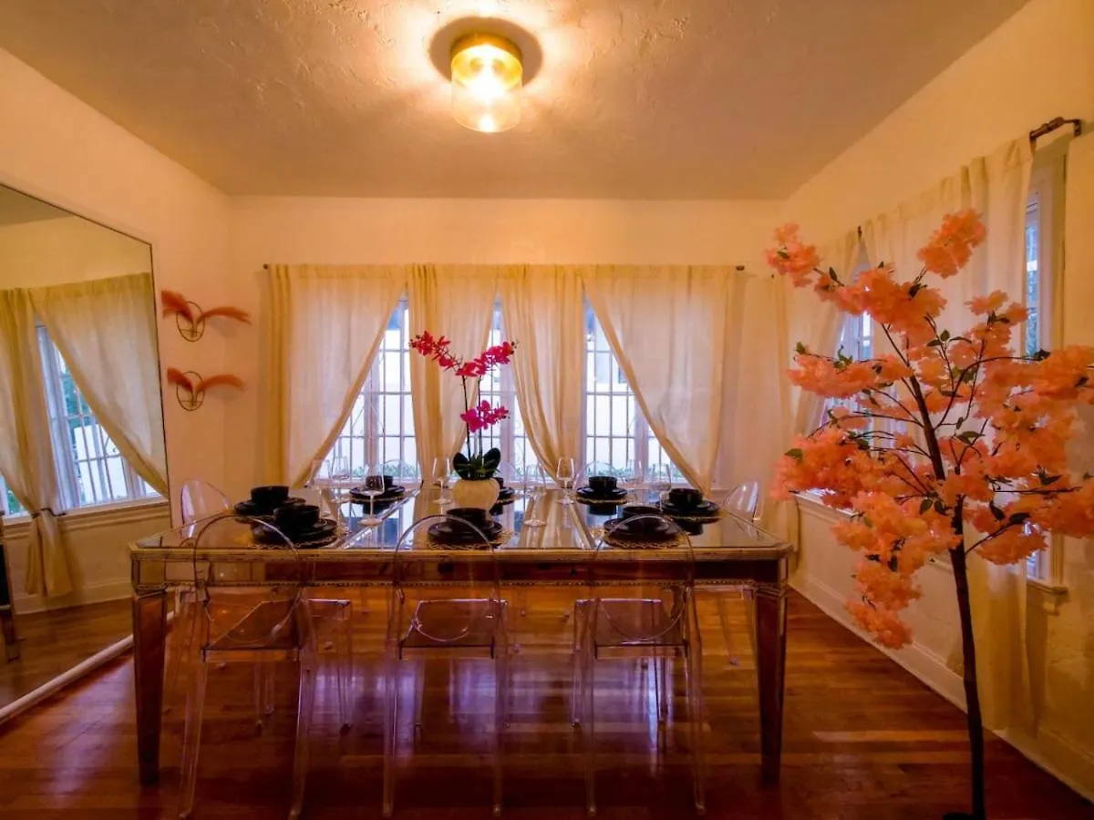 Dom wakacyjny Unique Extravagant 4bed&4bath Miami