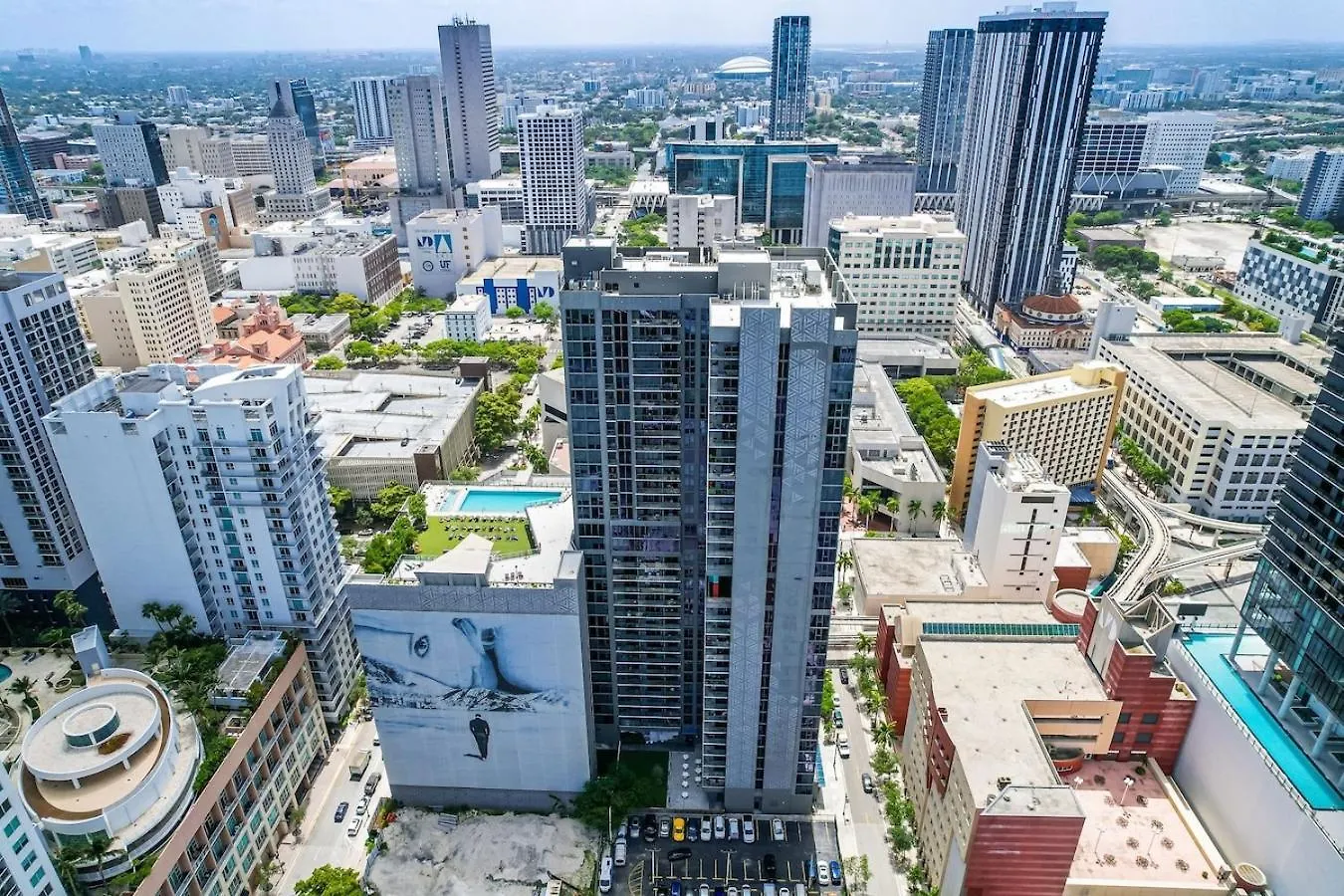 Experience Modern 2 Bed Near Biscayne Blvd