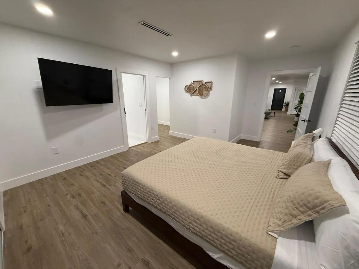 Luxe 8 Guest Little Havana Retreat アパート *