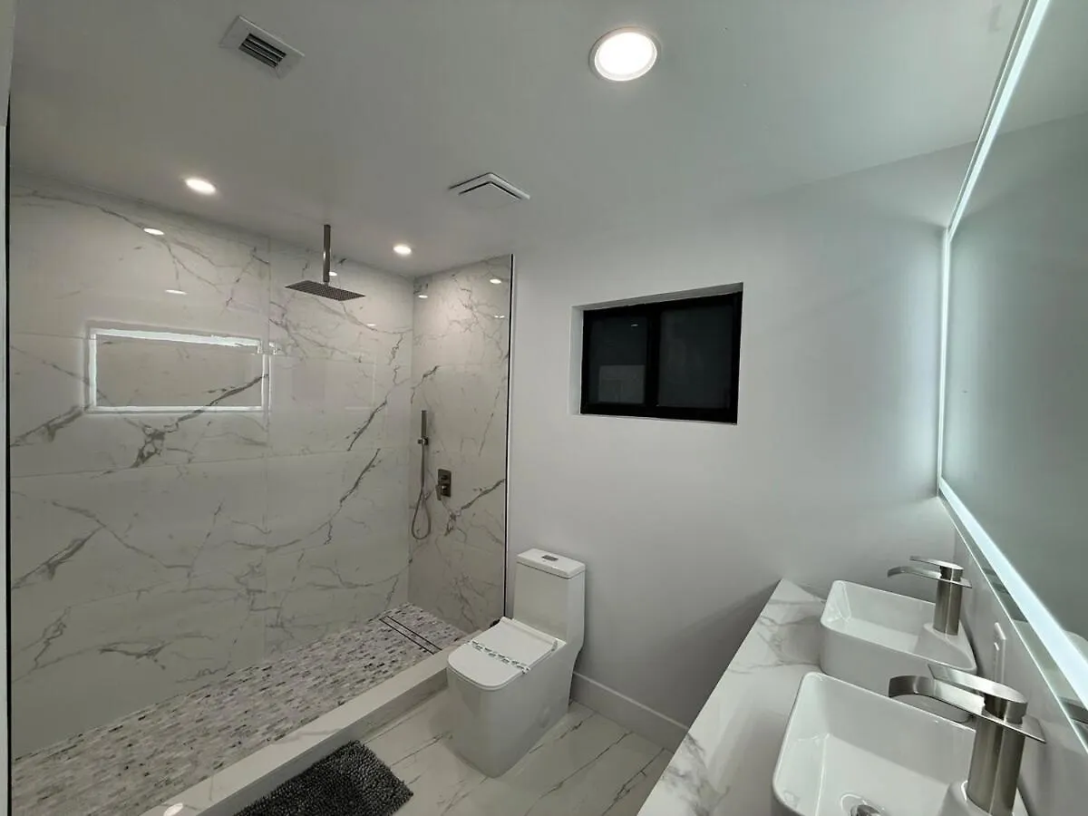 Luxe 8 Guest Little Havana Retreat マイアミ