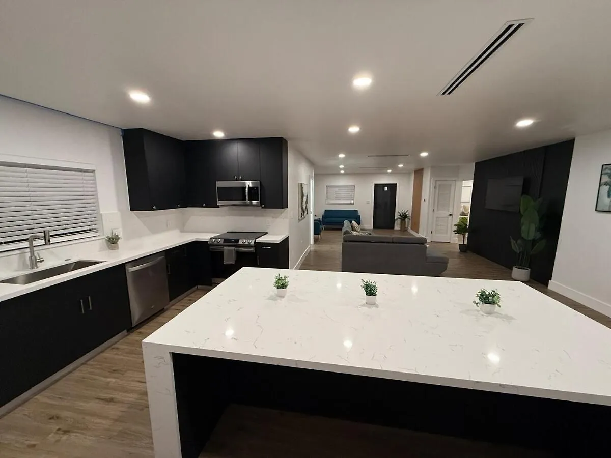 Luxe 8 Guest Little Havana Retreat アパート