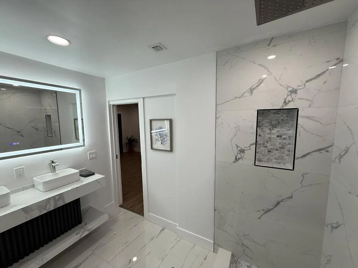 Luxe 8 Guest Little Havana Retreat アパート マイアミ