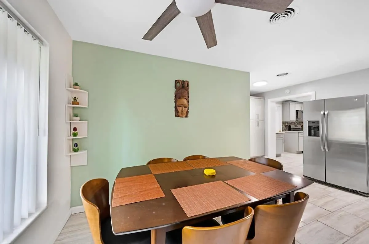 Casa de Férias Charming Family With Lush Garden