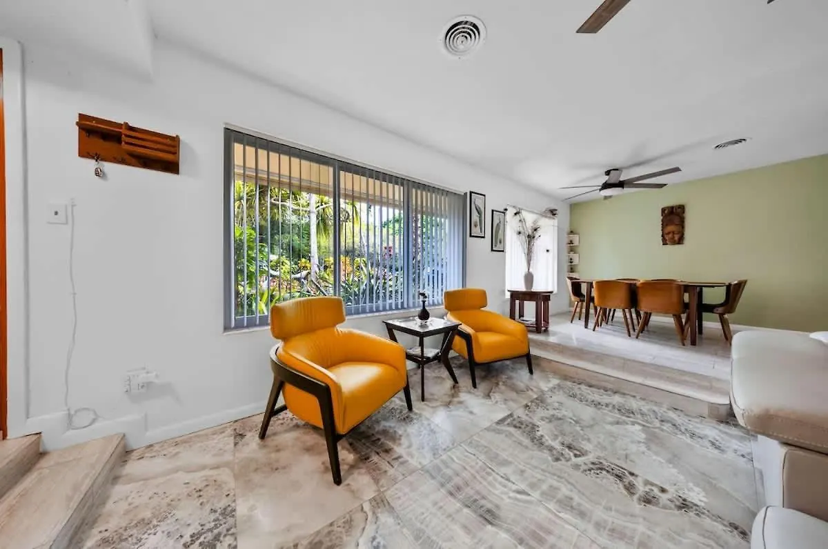 Charming Family With Lush Garden Miami