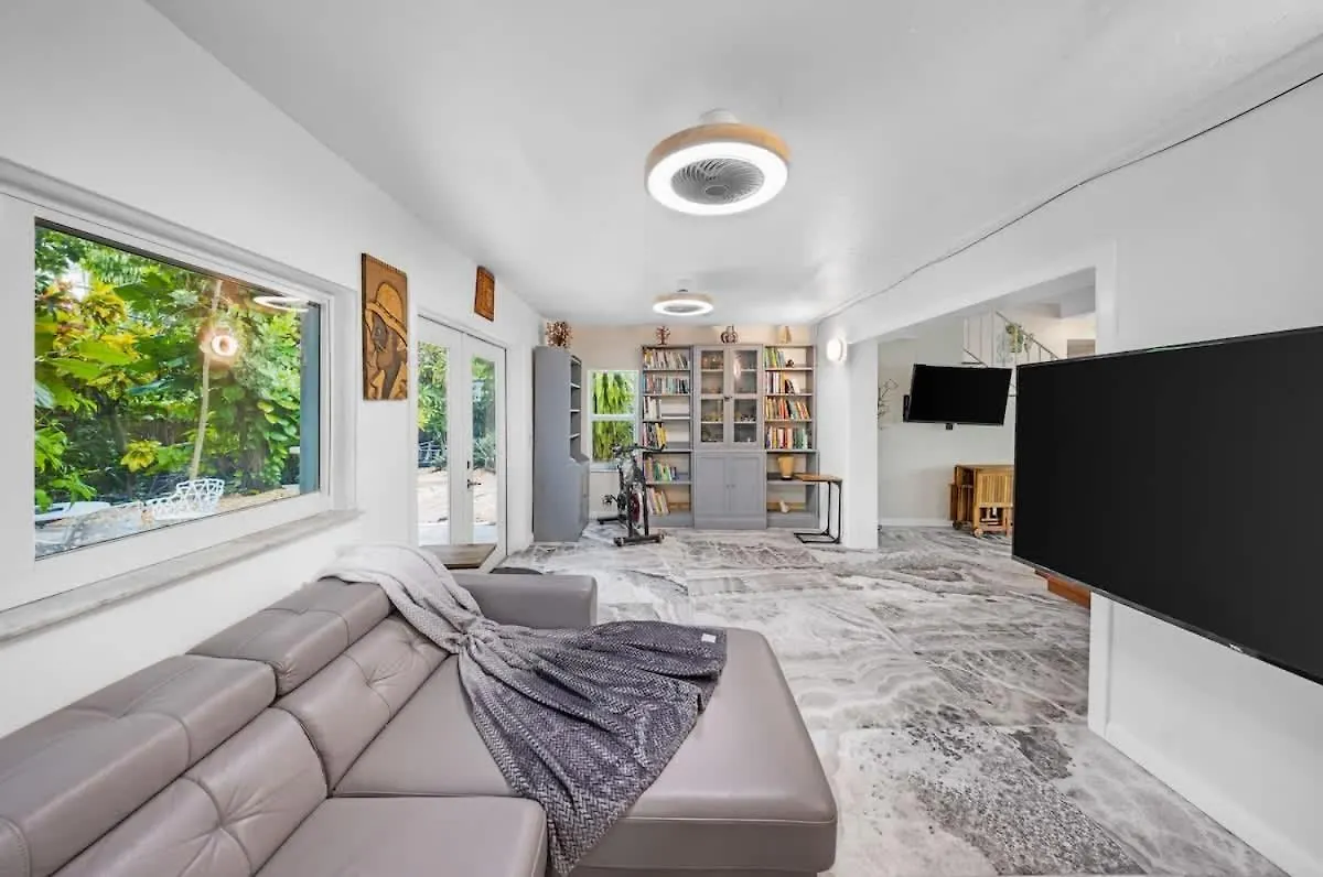 Casa de Férias Charming Family With Lush Garden Miami