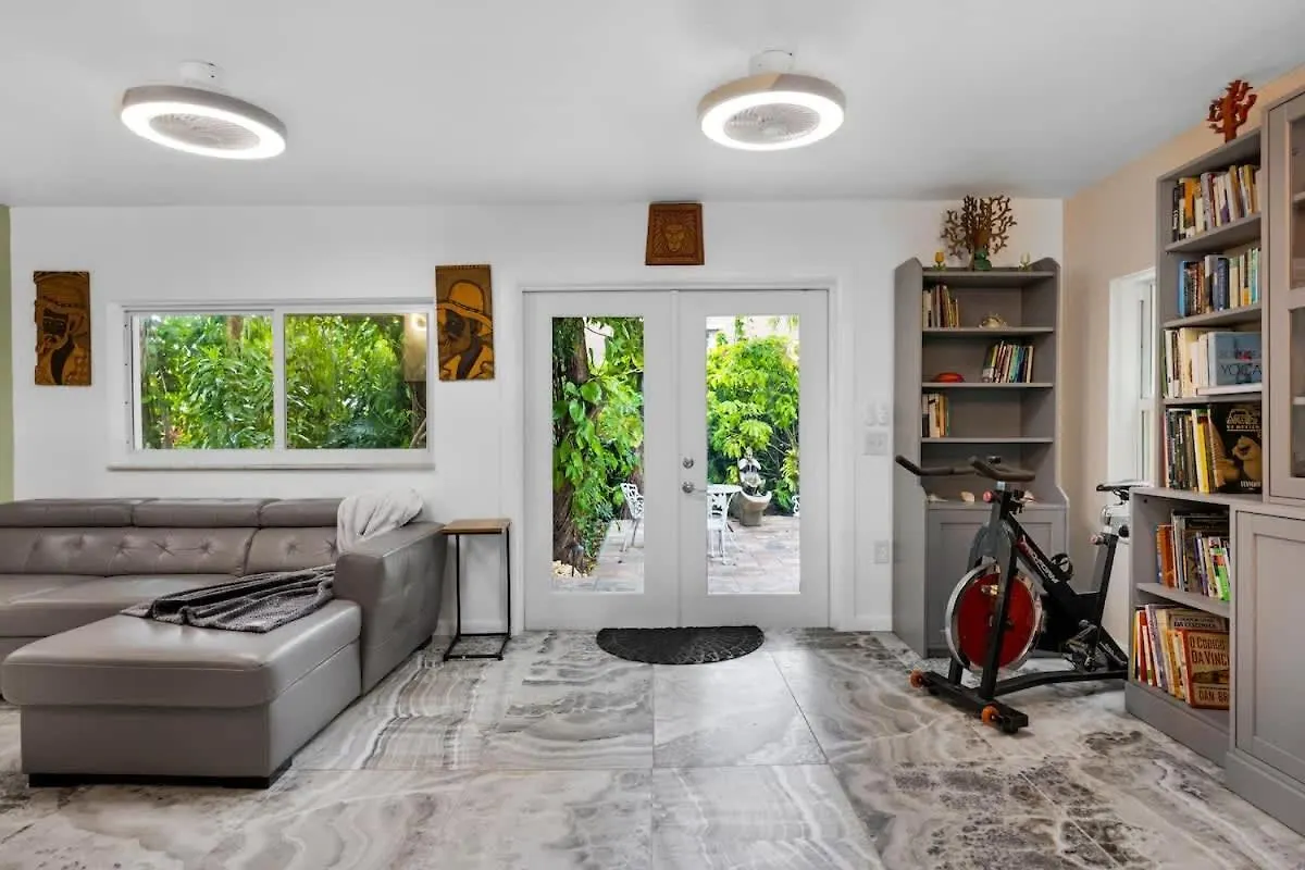 Casa de Férias Charming Family With Lush Garden