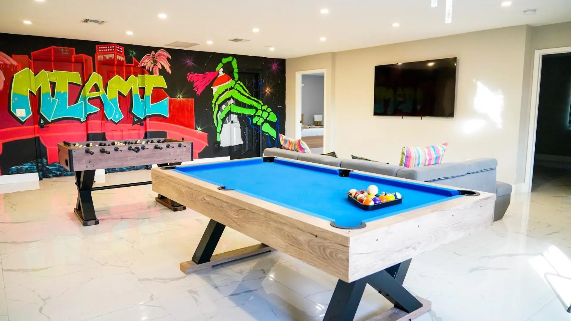 Grand Jacuzzi, Heated Pool, Games, Bb Court L20 *