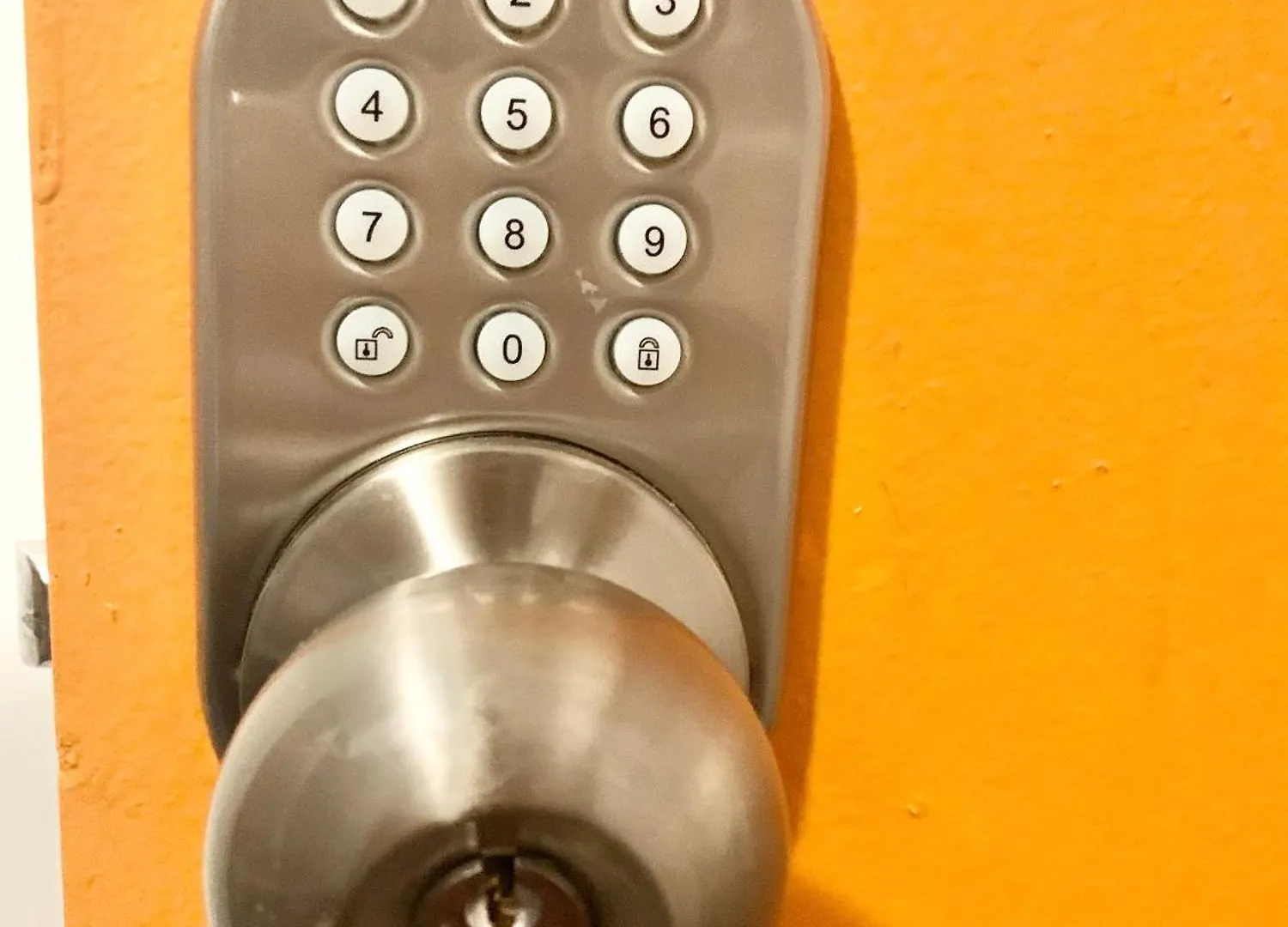 Women Only - Men Only - Free Wifi - Coffee Parking - Lockers