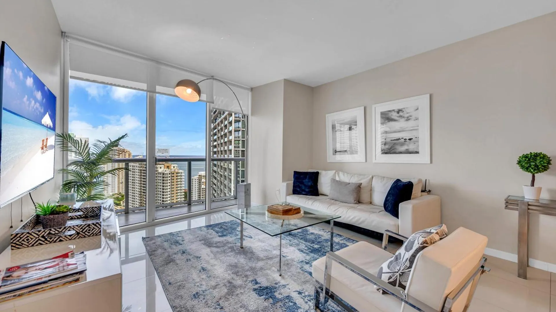 High Floor Icon Brickell Bay & Pool View 5 Star