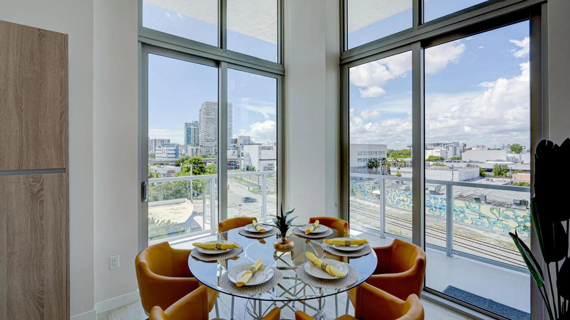 3900-502gj Design District, 2 Bedrooms & 2 Bathrooms