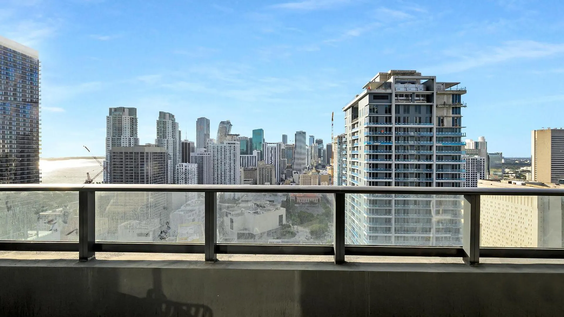 Luxury 1 Bedroom And Comfort Steps From The Kaysea Center & Port -daily Fee And Parking Not Included * Miami
