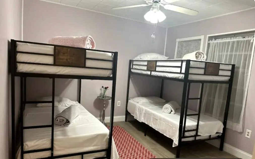 Apartman Shared For Women - Queen - Bunk 5 *