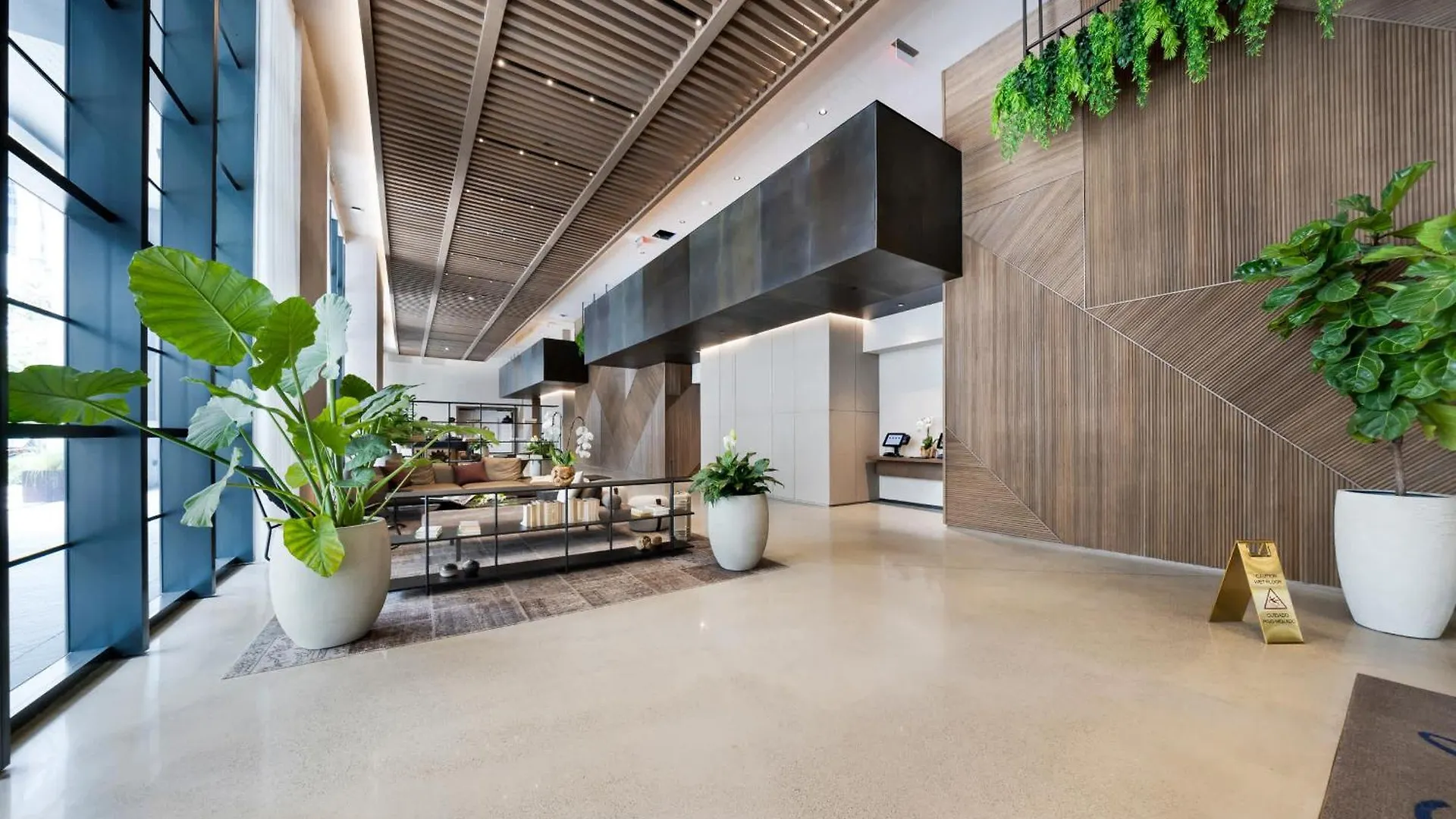 Holiday home Contemporary Getaway With Skyline & Bay Views *