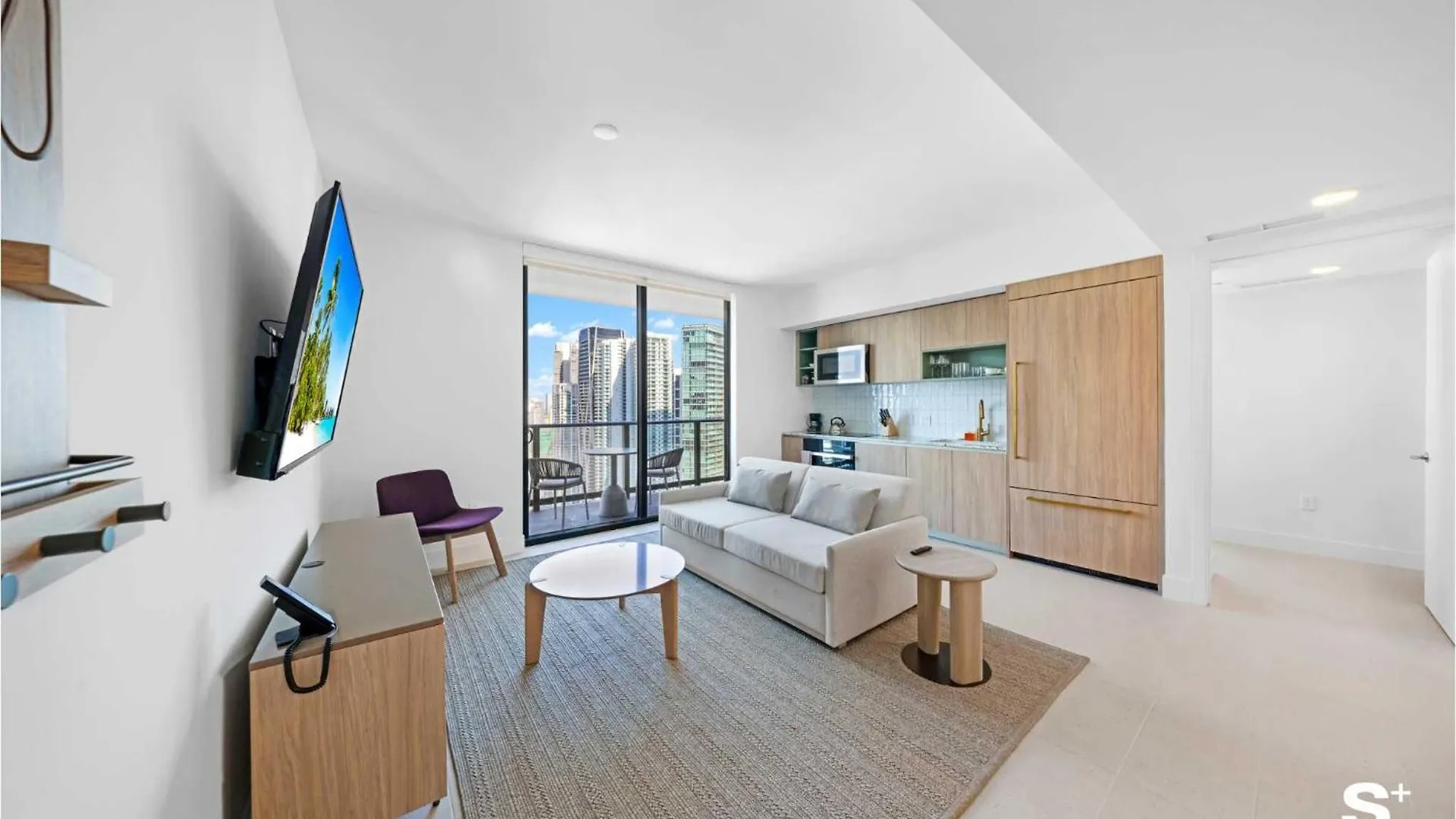 Holiday home Contemporary Getaway With Skyline & Bay Views *